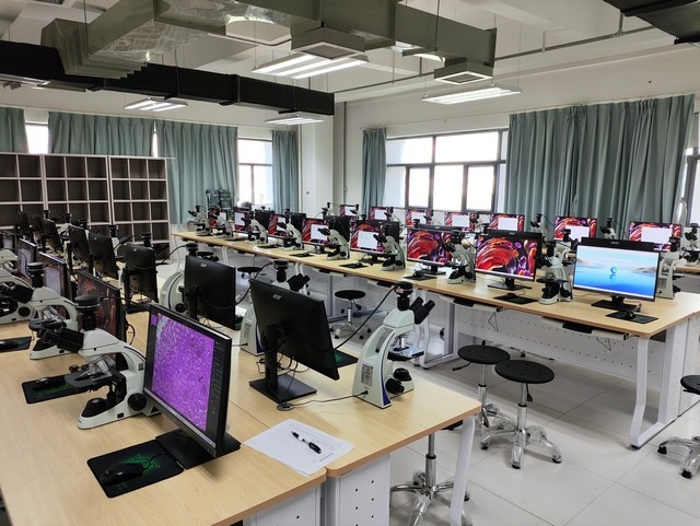 【教学革新】新疆医科大学引入明美显微镜互动教学系统 ，打造未来实验室